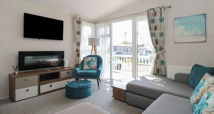 Hopton Holiday Village - Holiday Accommodation 632