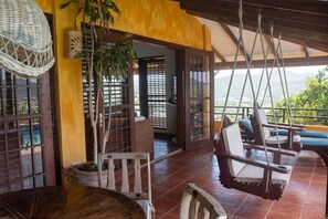 屋外ダイニングエリア