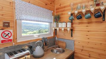 Cookware/dishes/utensils