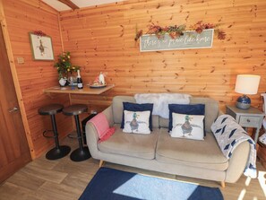 Living area - Sychnant Farm Retreat (Swansea)