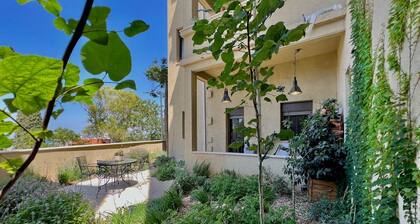 Artisan Duplex • Talpiot Market by SeaNRent
