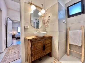 Towels - Stylish Artisan Duplex by Talpiot Market (Tiberias)