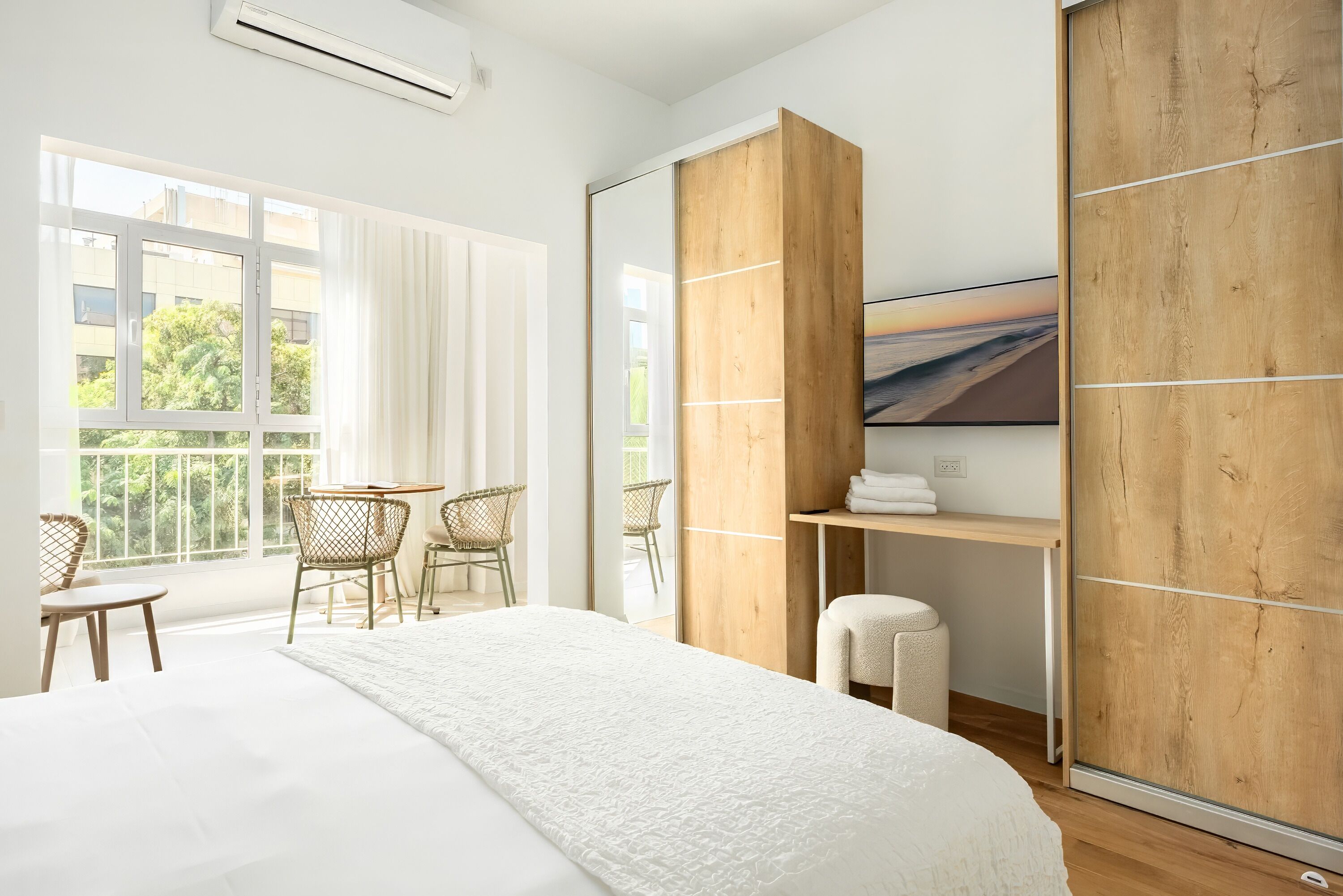 3 bedrooms, iron/ironing board, WiFi (free)