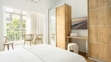 3 bedrooms, iron/ironing board, WiFi (free)