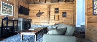 Updated 2BR/2BA cottage in the heart of Davis, WV!