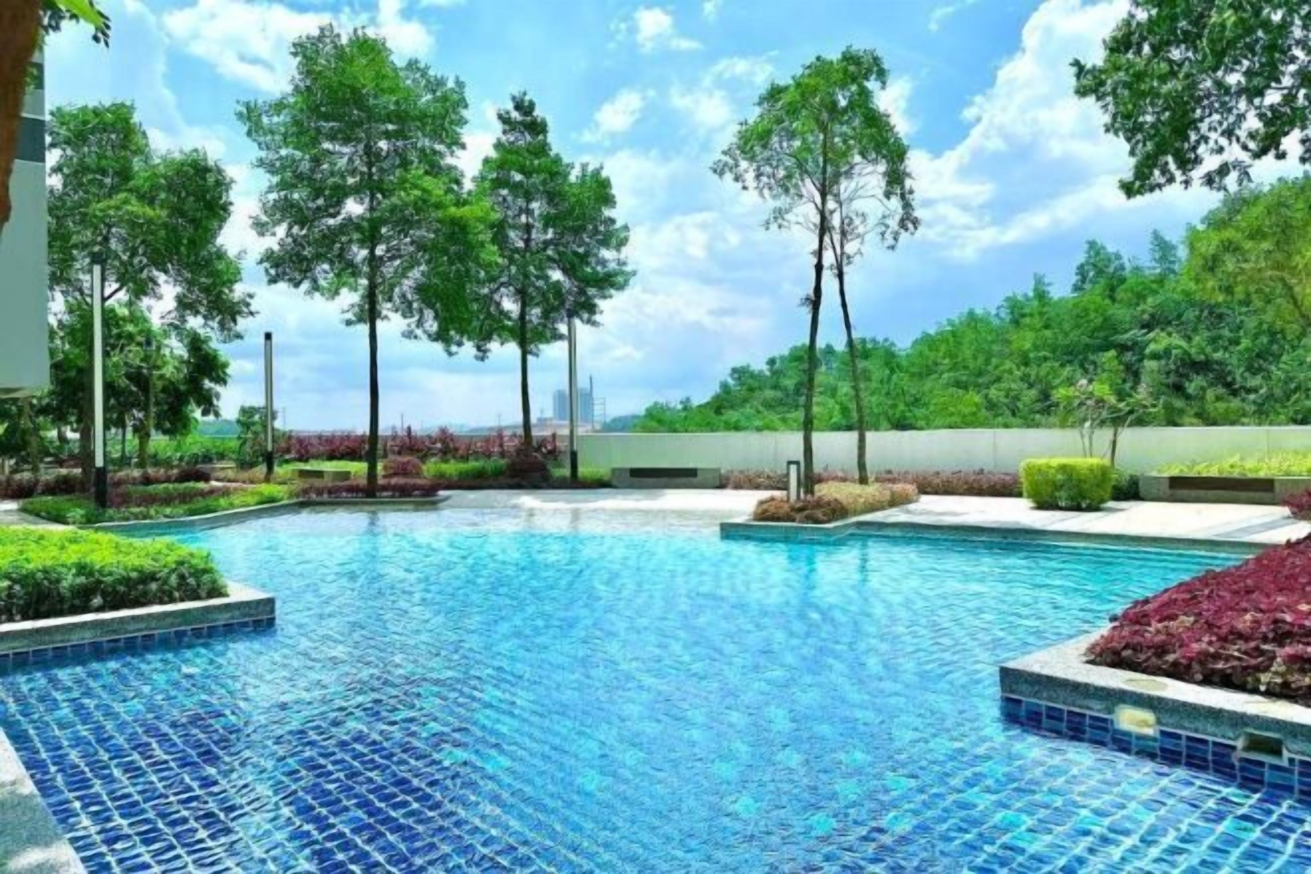 Kolam renang outdoor