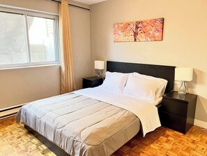 2 chambres, fer et planche à repasser, Wi-Fi, draps fournis