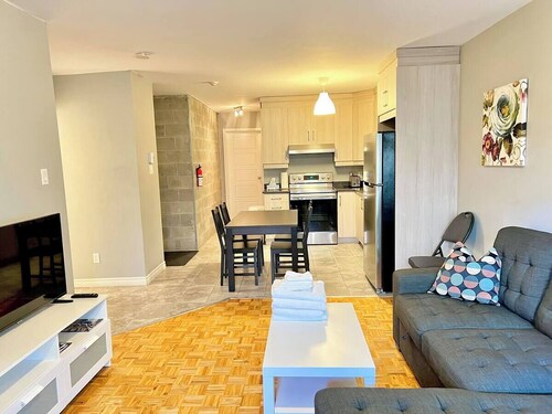 Central 2BR | Near Metro & Parks