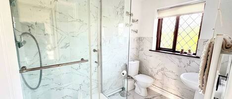 House, 1 Bedroom, Patio | Bathroom