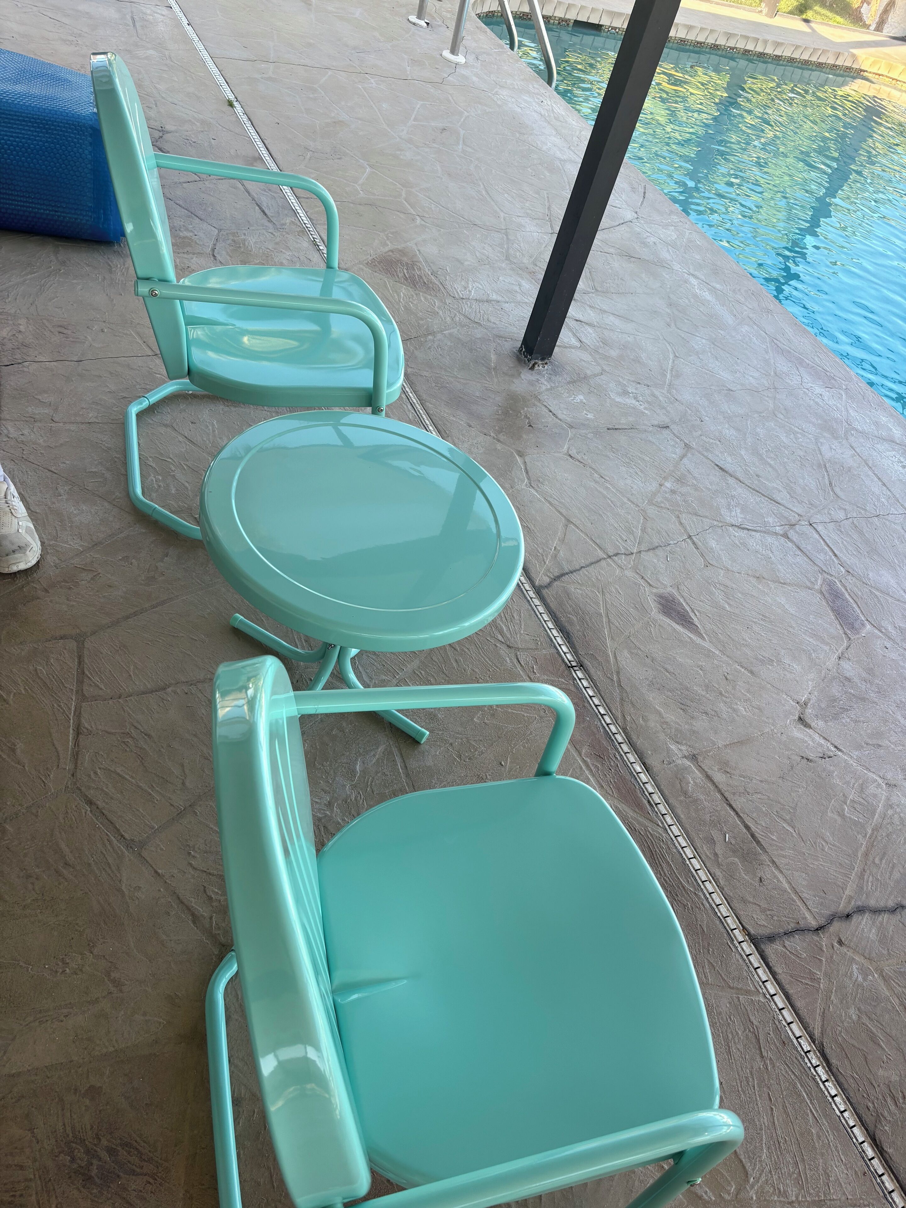 Utendørsbasseng og et oppvarmet basseng