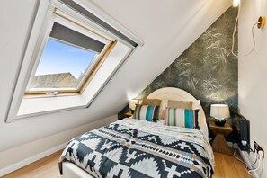 2 bedrooms, iron/ironing board, Internet, bed sheets