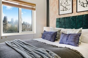 2 bedrooms, iron/ironing board, Internet, bed sheets