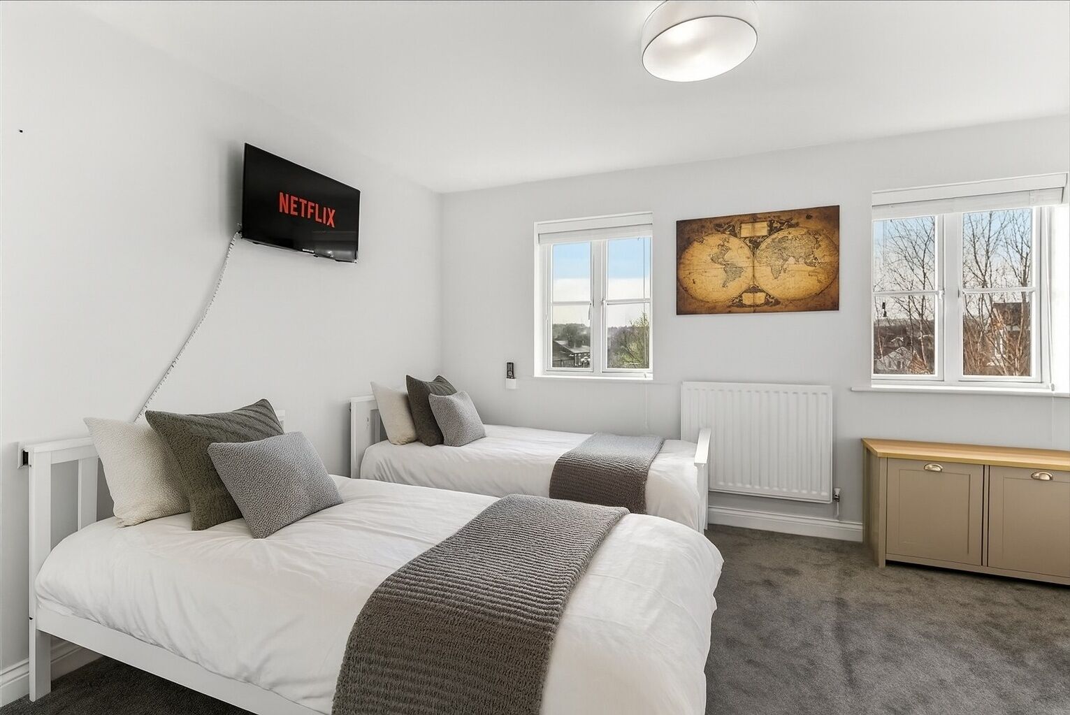3 bedrooms, iron/ironing board, Internet, bed sheets