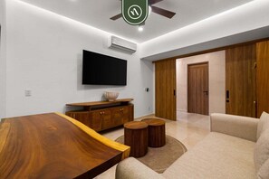 Căn hộ, nhiều giường, có thể sử dụng hồ bơi, quang cảnh biển (Harbor 171 TN 2301) | Khu phòng khách