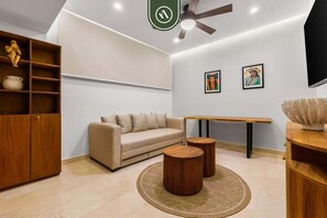 อพาร์ทเมนท์, หลายเตียง, ใช้สระว่ายน้ำได้, วิวทะเล (Harbor 171 TN 2301) | บริเวณนั่งเล่น