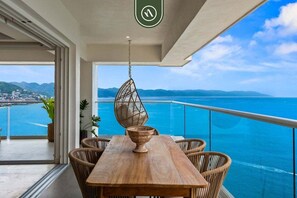 Huoneisto, useita sänkyjä, pääsy uima-altaalle, valtamerinäköala (Harbor 171 TN 2301) | Ulkoruokailutilat