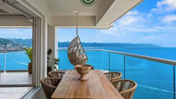 Apartment, Multiple Beds, Balcony, Ocean View (Harbor 171 TN 2301) | Outdoor dining