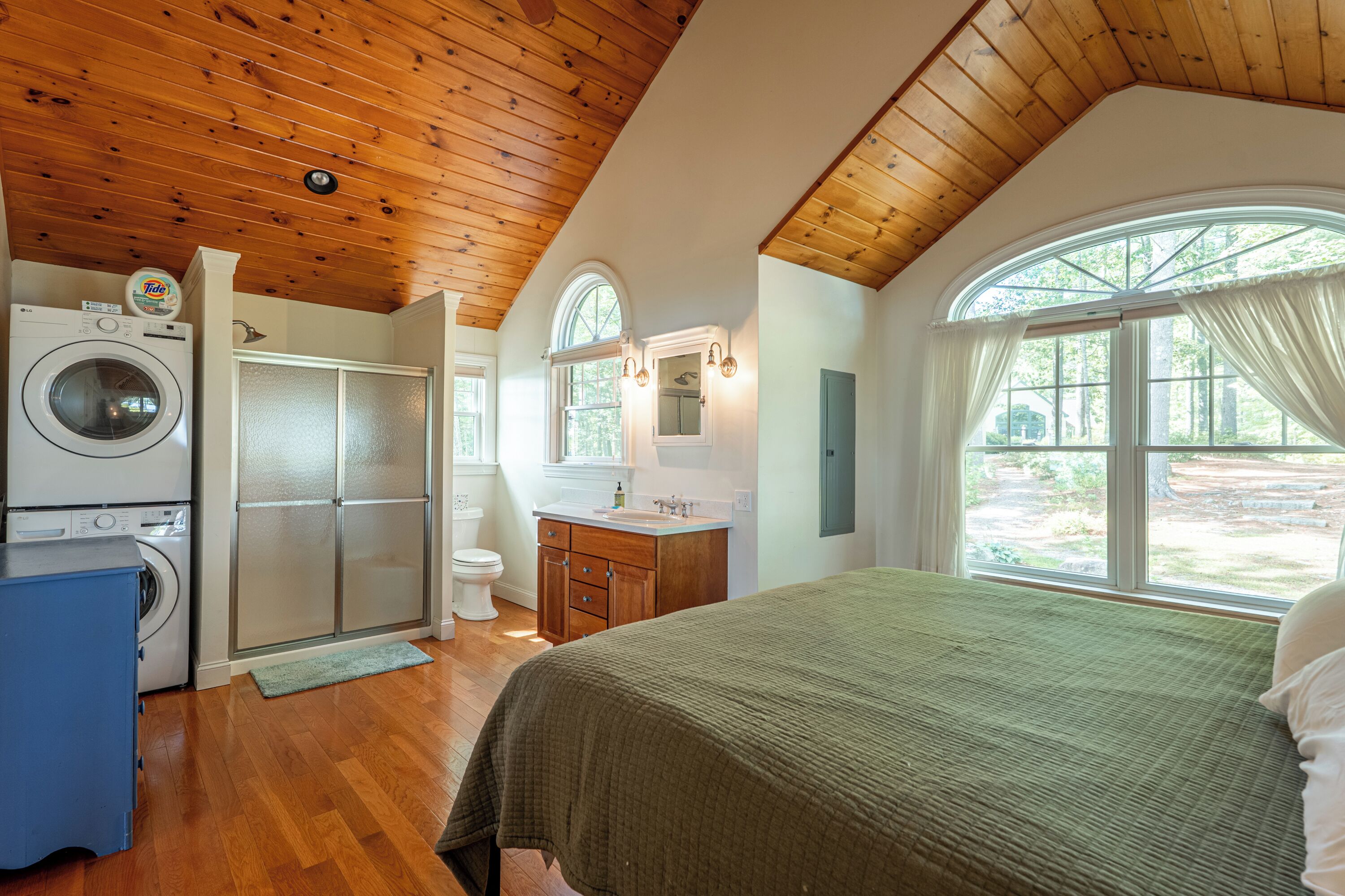 1 bedroom, desk, free WiFi, bed sheets