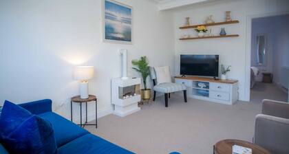 The Nook North Beach - 1 Bedroom Apartment - Tenby