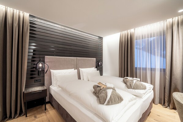 In-room safe, desk, blackout curtains, free WiFi