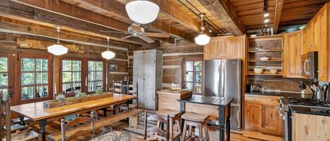 Réfrigérateur, micro-ondes, four, lave-vaisselle