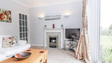 Cottage | Living area