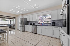 Fridge, microwave, dishwasher, coffee/tea maker