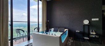 D'Pristine Suites by RR JBcity