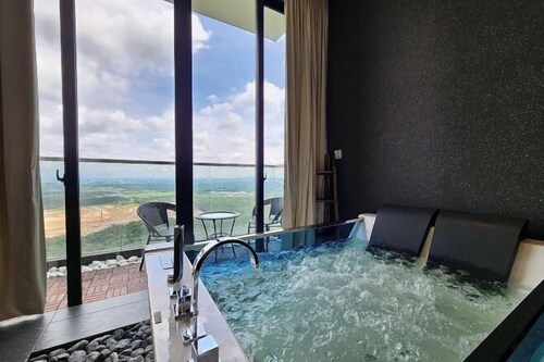 D'Pristine Suites by RR JBcity