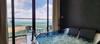 D'Pristine Suites by RR JBcity