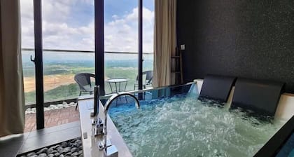 D'Pristine Suites by RR JBcity