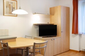 Dining - Apartment 'Hatzlhof Nr 3' with Mountain View, Shared Terrace and Wi-Fi (Vipiteno)