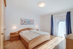 WiFi, bed sheets - Apartment 'Hatzlhof Nr 2' with Mountain View, Shared Terrace and Wi-Fi (Vipiteno)