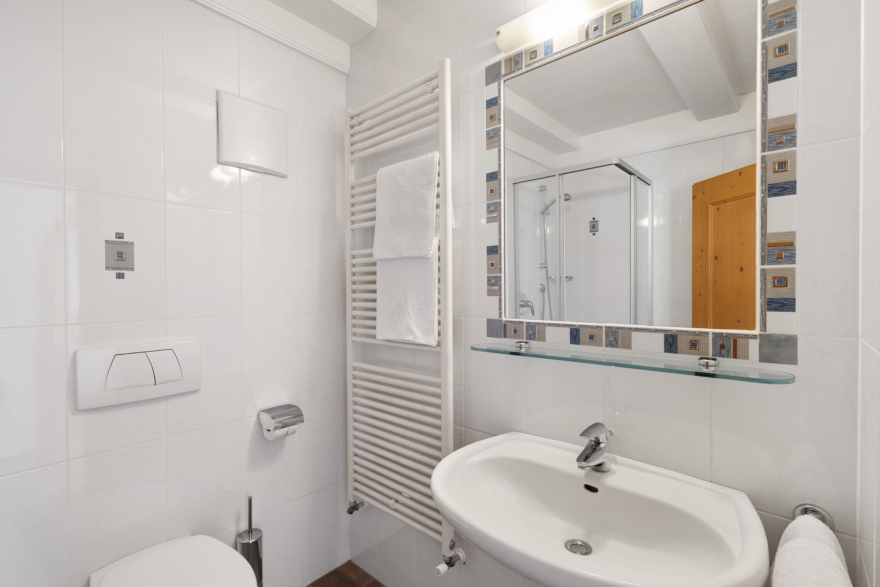 Bruser, hårtørrer, håndklæder