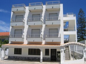 Konaklama yerinin ön cephesi