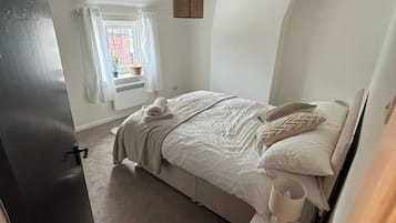 2 habitaciones, tabla de planchar con plancha y wifi gratis