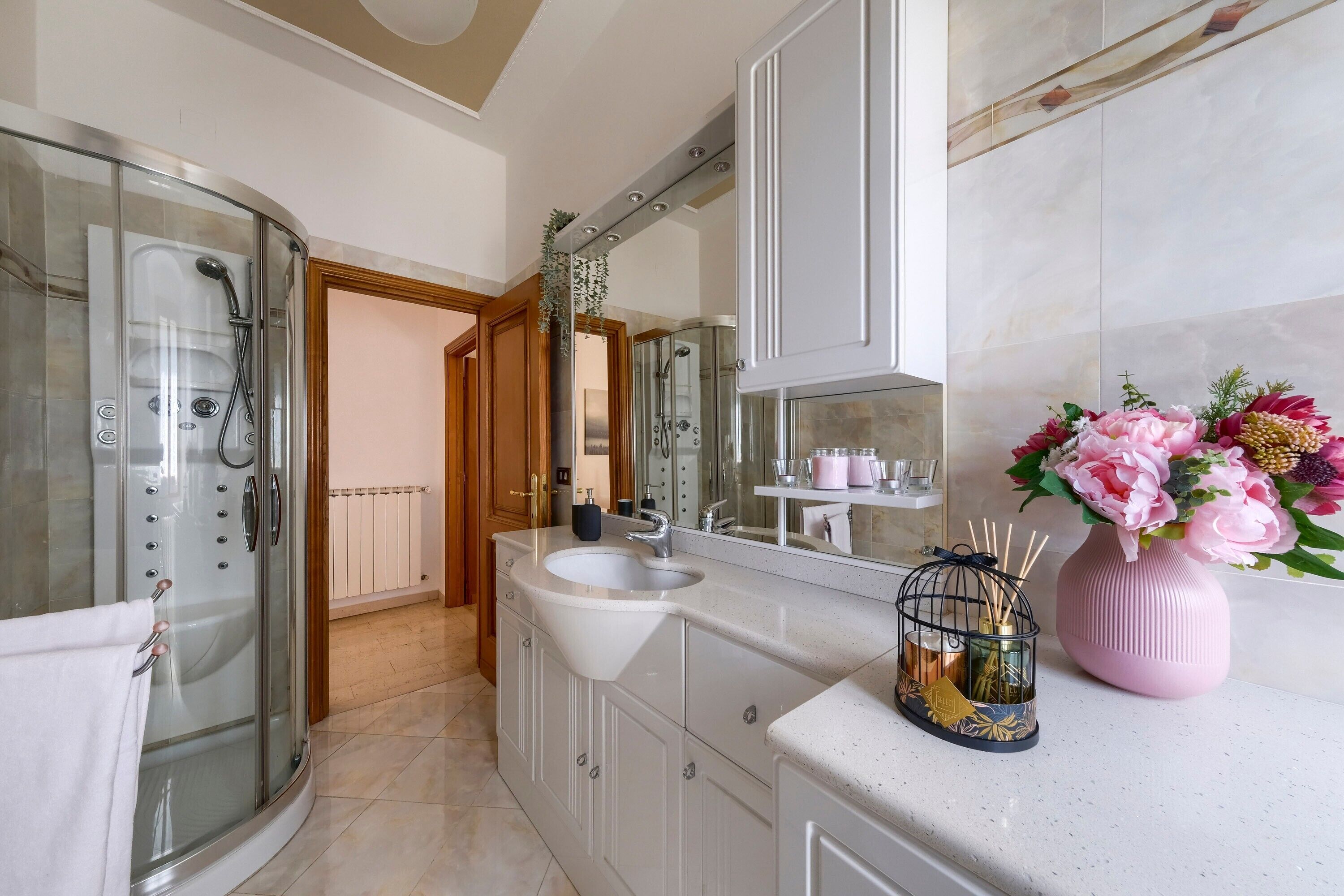 Shower, free toiletries, hair dryer, towels