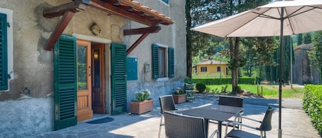 屋外ダイニングエリア