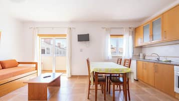 Apartment, 1 Bedroom, Balcony | Living area