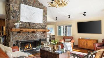 TV connectée, cheminée