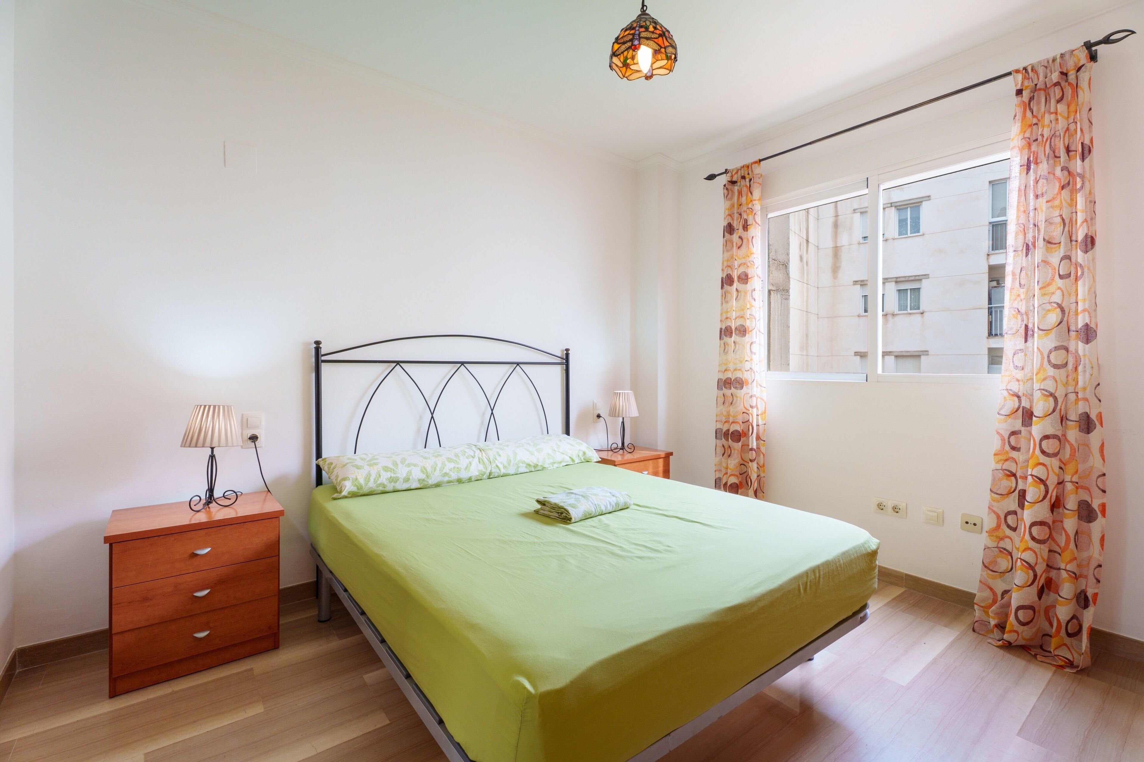 2 slaapkamers, een strijkplank/strijkijzer, wifi, beddengoed