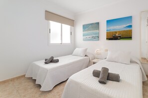 2 bedrooms, in-room safe, free WiFi, bed sheets