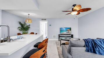 Condo, 1 King Bed with Sofa bed (Indian Oaks #7 - Sandy Toes) | Living area
