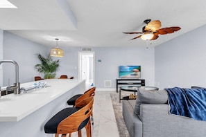 コンドミニアム キングベッド 1 台ソファーベッド付き (Indian Oaks #7 - Sandy Toes) | リビング エリア