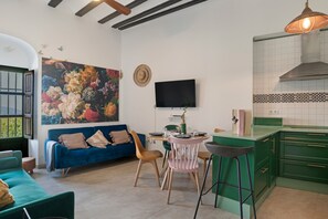 TV - Apartment 'Casa Bakara' with Mountain Views, Wi-Fi and Air Conditioning (Vejer de la Frontera)