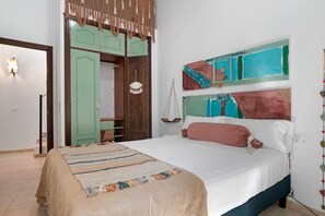 Iron/ironing board, WiFi, bed sheets - Apartment 'Casa Bakara' with Mountain Views, Wi-Fi and Air Conditioning (Vejer de la Frontera)