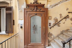 Interior - Holiday Home 'Il Cantuccio Di Diana' with Balcony, Wi-Fi and Air Conditioning (Napoli)
