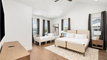 8 quartos, ferros/tábuas de passar roupa, berço de viagem