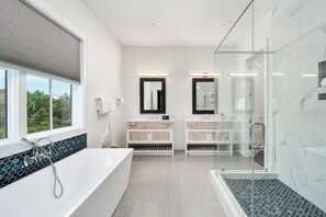 Shower, hair dryer, towels - Oz by The Sea|Easy Beach Access|Gulf Views|Private Pool|Golf Cart (Inlet Beach)