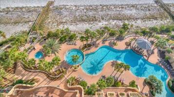 Condo, nhiều giường (Indigo East 1003) | Hồ bơi | Hồ bơi ngoài trời, hồ bơi nước nóng